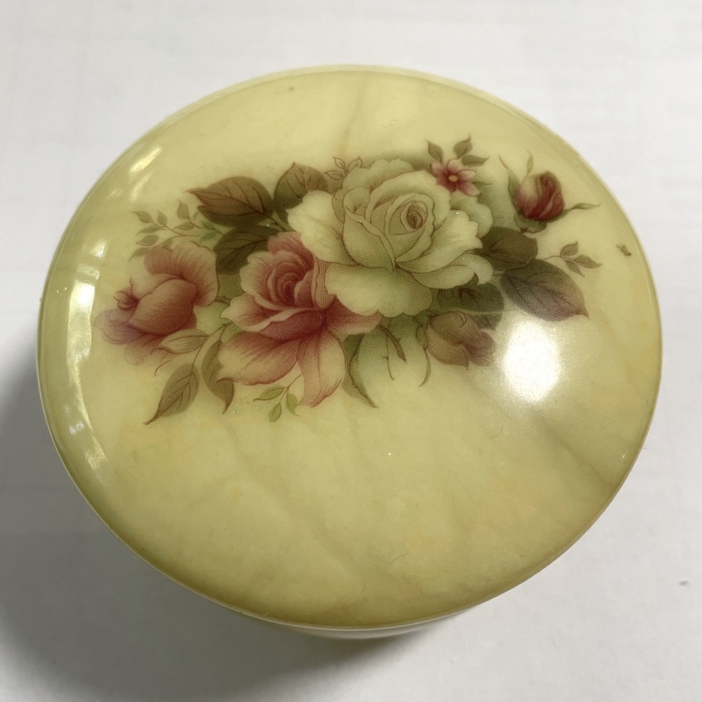 Alabaster hinged trinket box VINTAGE